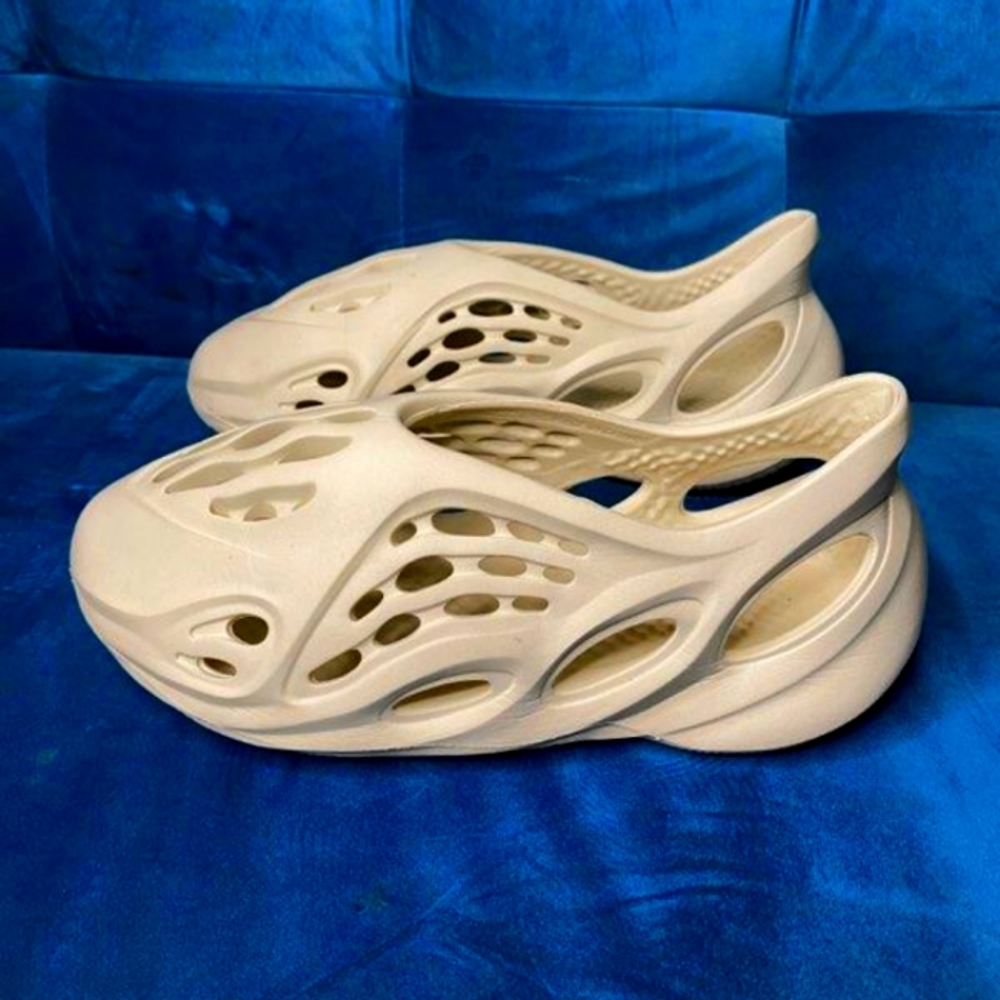 COPY - Yeezy foam rnnr sand